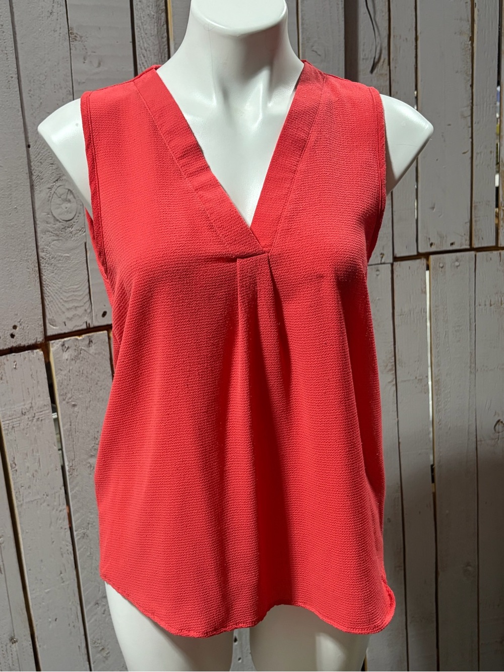 Sleeveless V-Neck Women's Top - Coral